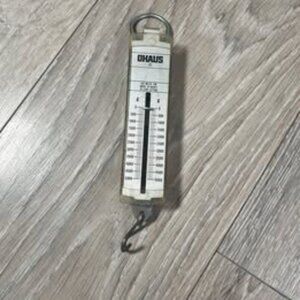 VTG OHAUS PULL-STRING SPRING SCALE. LIKELY THE MODEL OR SIMILAR VARIANT 8008-M S